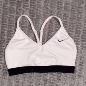 New Nike sports bra size small